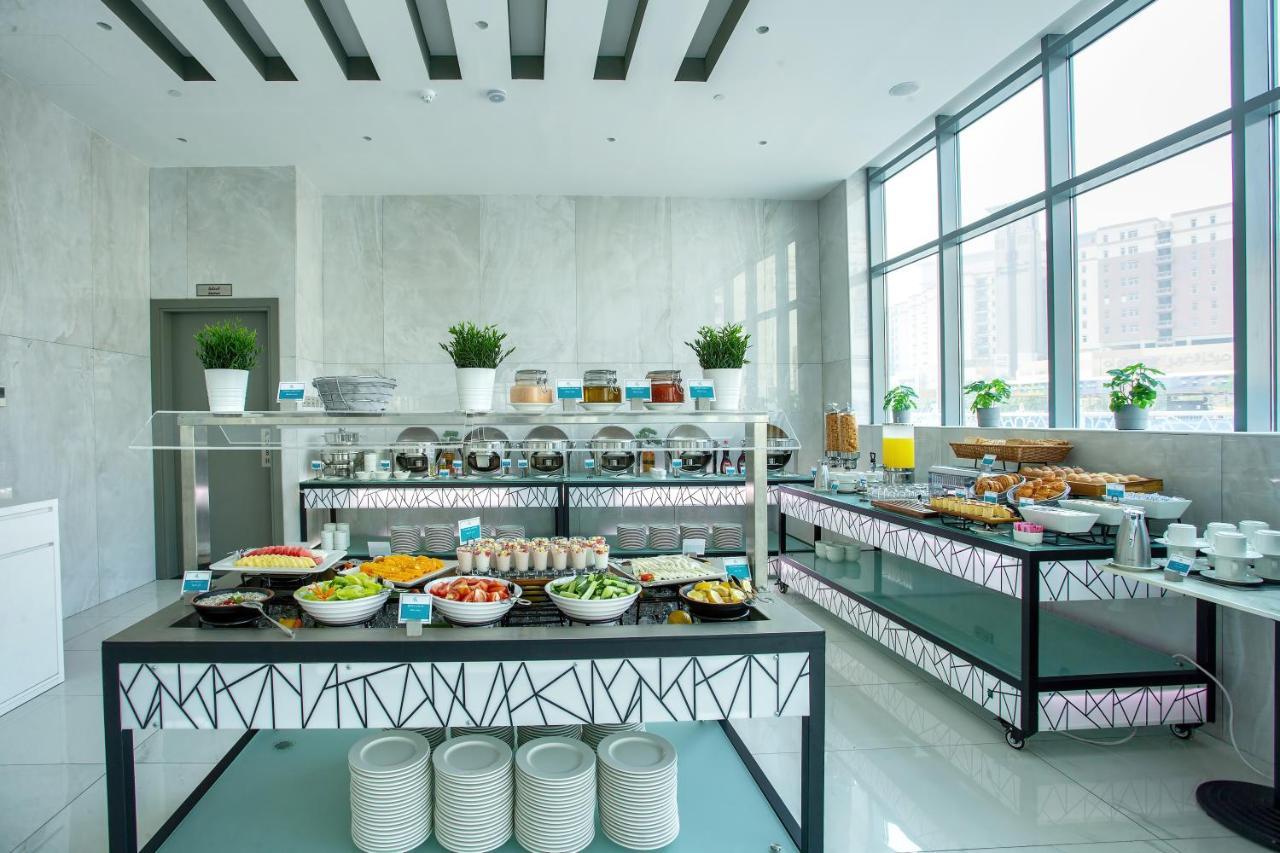 City Avenue Al Reqqa Hotel Dubai Bagian luar foto