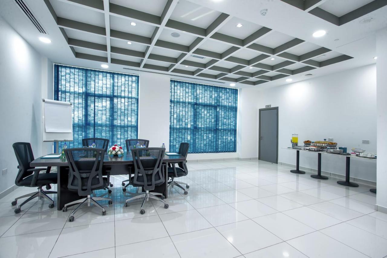 City Avenue Al Reqqa Hotel Dubai Bagian luar foto